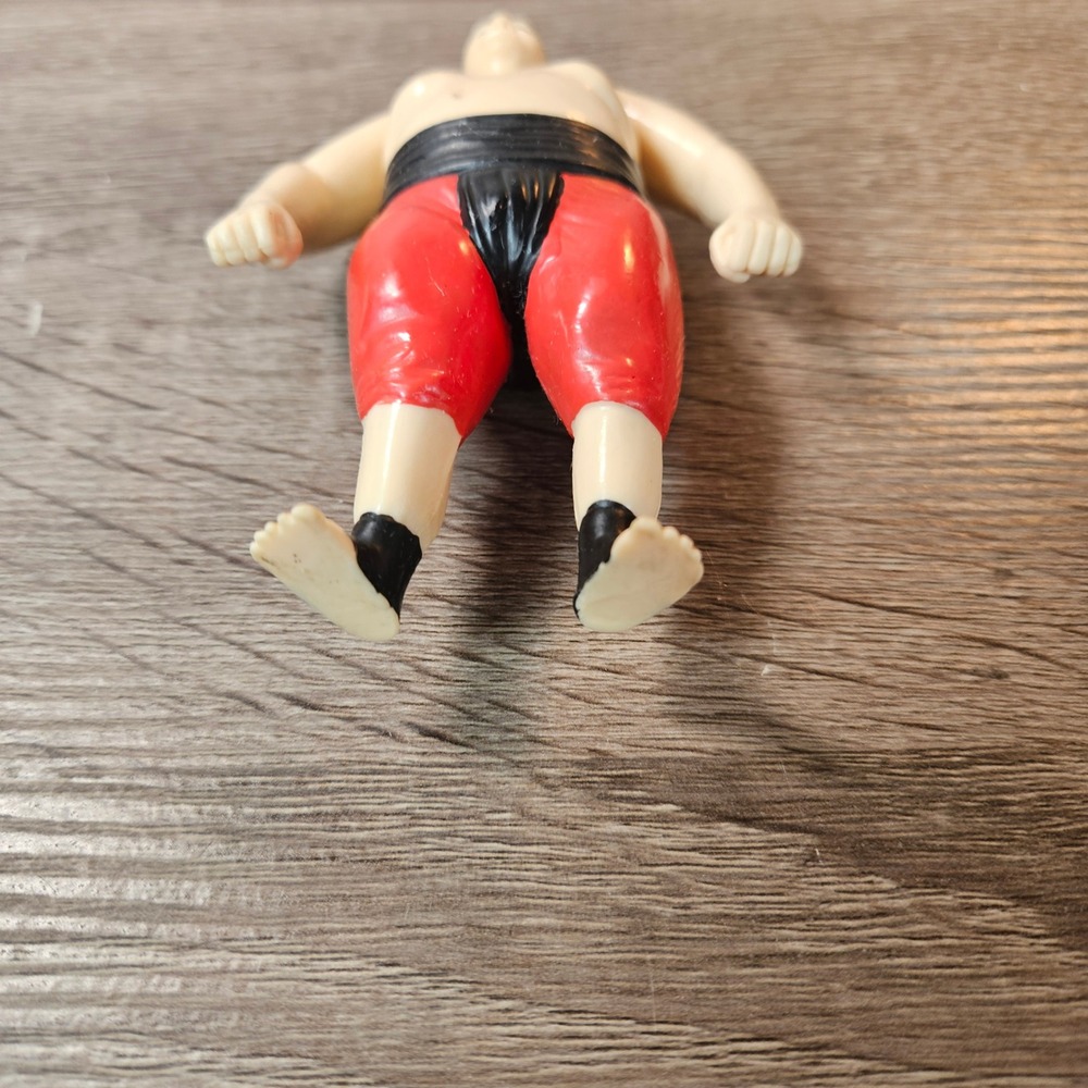 1996 Just Toys Titan Sports Yokozuna Bend Ems Wrestling Action Figure WWE WWF - Picture 2 of 5